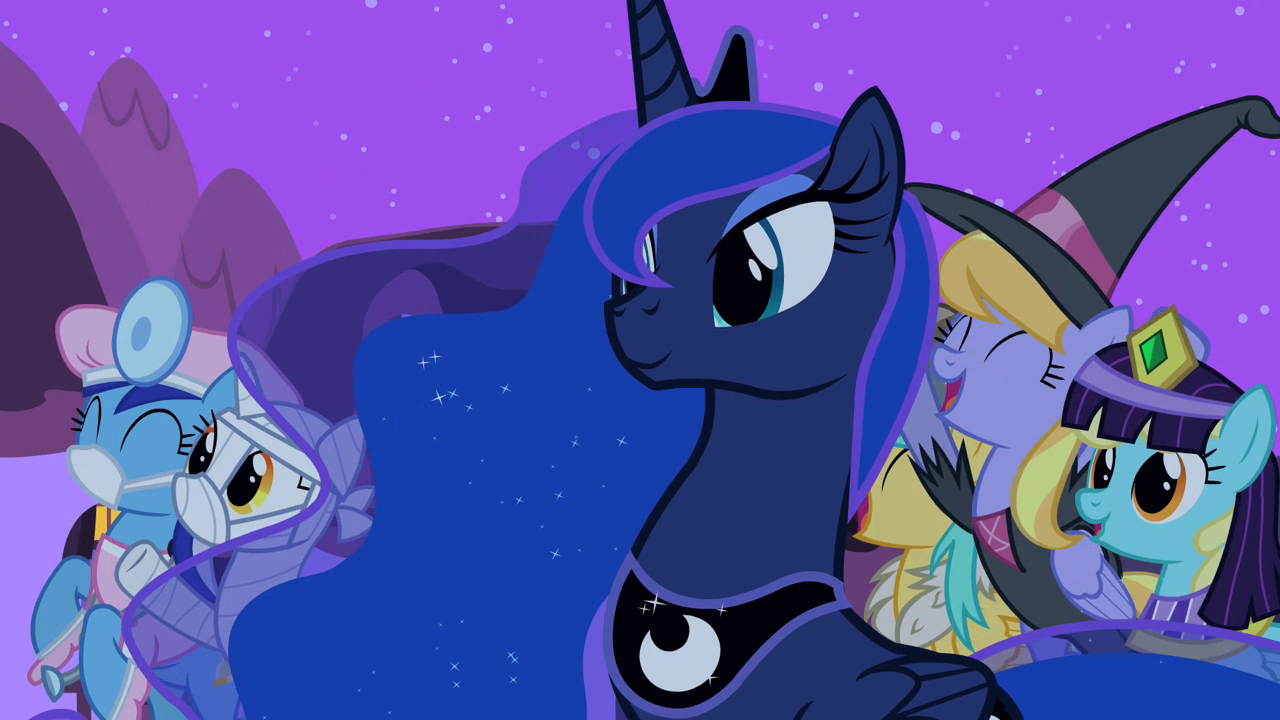 Ponies_cheer_for_Luna_S2E04.png