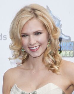 Claudia Lee