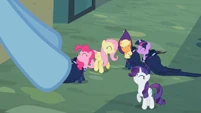 Rainbow Dash's friends S2E08