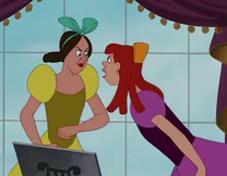 Anastasia-Drizella discuten