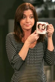 Lily mit Tasse
