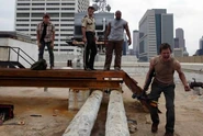 The-walking-dead-vatos-2-550x387