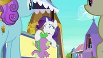 Rarity pats Spike S3E2