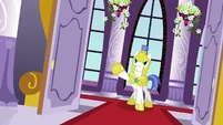 Guard opens door S3E01
