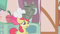 Apple Bloom balancing pans on head S1E12