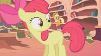 Apple Teeny emphatically jumps S1E09