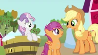 Sweetie Belle and Scootaloo sees Applejack S3E04