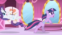 Rarity accidentally releases corset S1E01