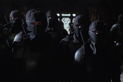 BB-TDKR League of shadows