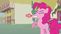 Cursor pulling Pinkie's mouth out S3E05