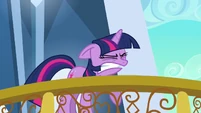 Twilight doesn't like the flugelhorn sounds S3E1