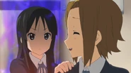 Mio angry with Ritsu