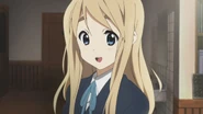 Tsumugi happy