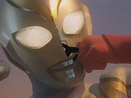 Imitation Ultraman Dyna face smash