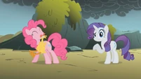 Pinkie Pie swings a rubber chicken S1E07