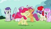 Apple Bloom performs both of her talents S2E06