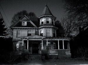Creepy-Houses-04