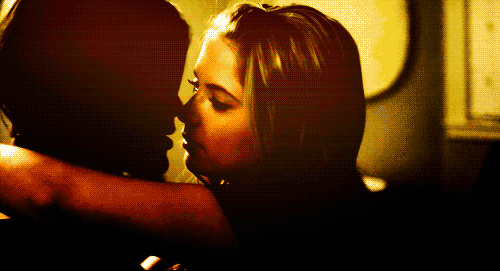 http://images3.wikia.nocookie.net/__cb20130131052812/degrassi/images/b/b0/Caleb_and_hanna.gif