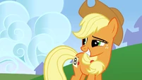 Applejack chuckling S01E13