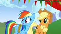 Rainbow Dash and Applejack surprised S1E13
