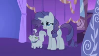 Rarity listens to Hoity Toity S1E14