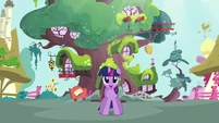 Twilight grinning S3E13