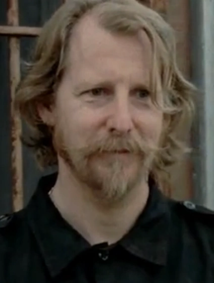 The guy that plays Axel in Walking Dead takes himself way too serious