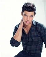 Uhq-megasized-taylor-lautner-jacob-twilight-twilight-1792055718