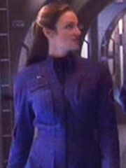 Alison im Flur