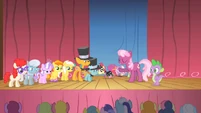 Talent Show performers S1E18