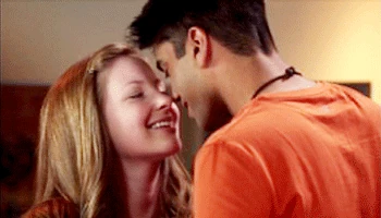 Holly-j-sav-degrassi-holly-j-and-sav-15607503-350-200.gif