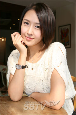 Han Young21