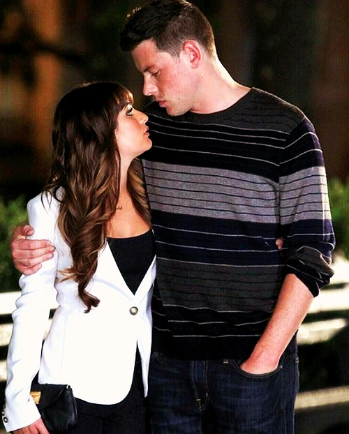 Finn-and-Rachel-3-finn-and-rachel-31813684-500-622