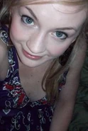 Emily Kinney self photo