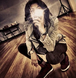 Zendaya-coleman-taking-picture