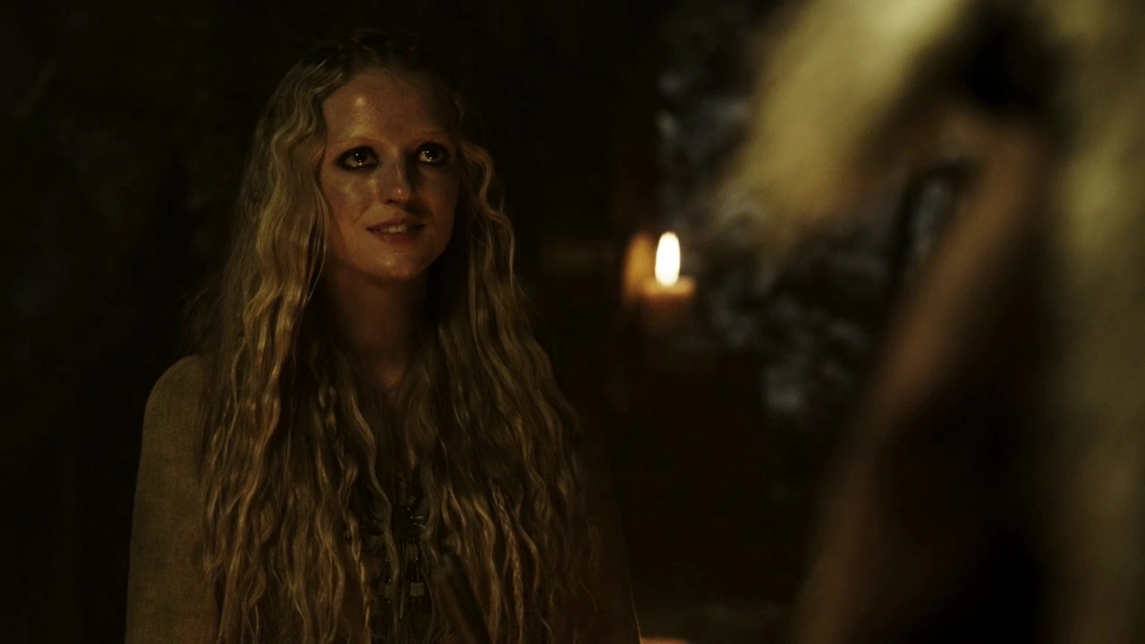 http://images3.wikia.nocookie.net/__cb20130410211241/vikingstv/images/8/89/Helga_c1.png http://images3.wikia.nocookie.net/__cb20130410211241/vikingstv/images/8/89/Helga_c1.png