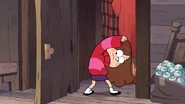 S1e11 mabel looking at dipper