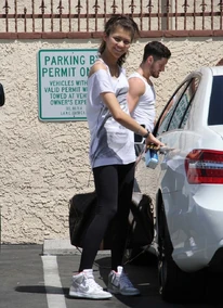 Zendaya-coleman-michael-jackson-tshirt-(2)