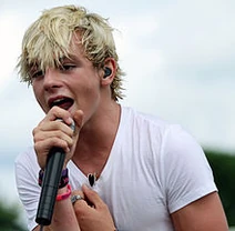 220px-Ross Lynch Paparazzo Photography
