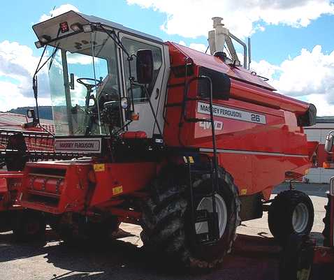 MF_26_4WD_combine_%28Sampo%29_-_2001.jpg