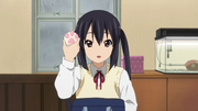 Azusa's cat claw