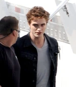 Robert-pattinson-eclipse-edward-cullen-photos-08292009-04