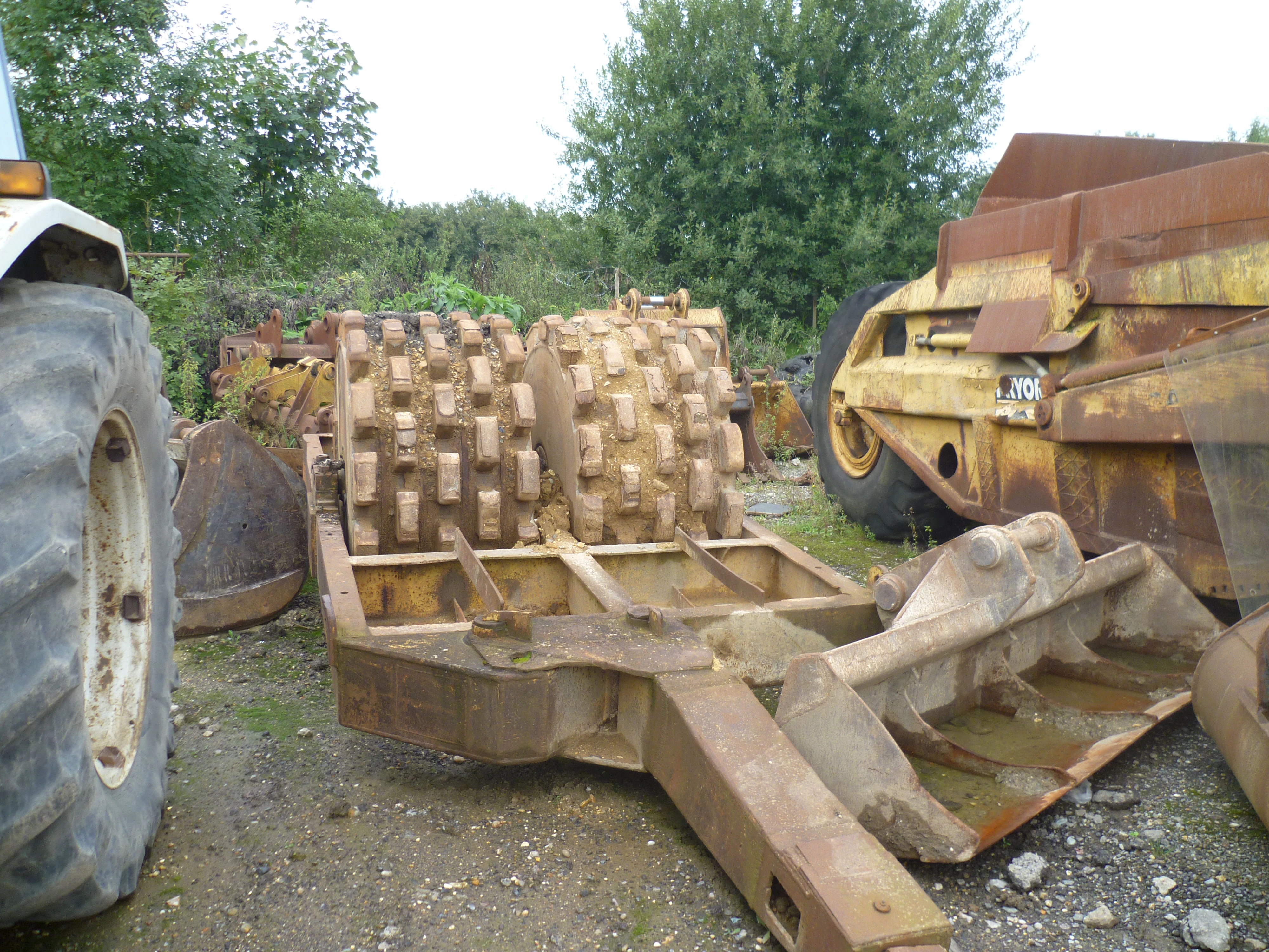 For sale Sheeps foot roller Tractor & Construction Plant Wiki The