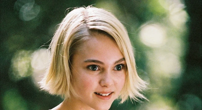 AnnaSophia Robb as Leslie Burke