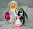Wedding of the Century Kermit and Piggy Action Figure Set