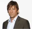Todd Manning (Roger Howarth)