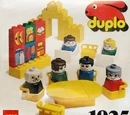 1025 Figures and Furniture