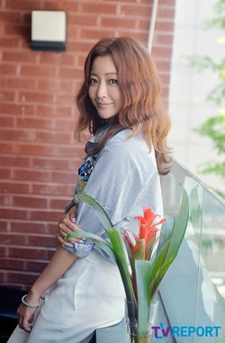 Kim Hee Sun25