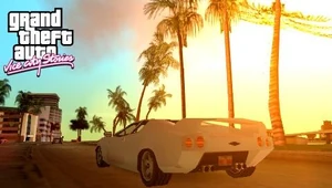 Un Infernus, bajo la luz del sol, en las calles de Vice City Mainland.