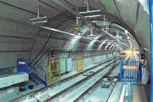 Catenaria aérea rígida en Metrosur Metro de Madrid